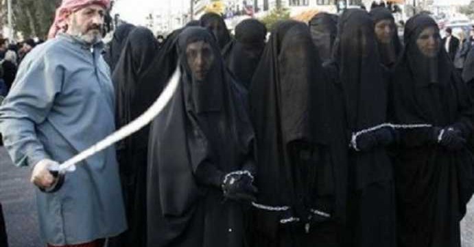 Statul Islamic: Sexul fortat nu e viol si fetele ar trebui sa fie recunoscatoare