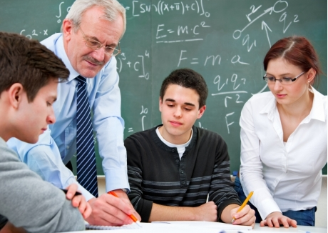 Statutul elevului, lansat în dezbatere publică de Ministerul Educaţiei