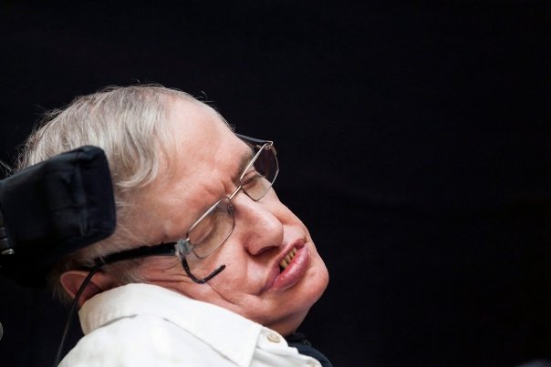 Stephen Hawking a murit la varsta de 76 de ani in ziua in care s-a nascut Einstein