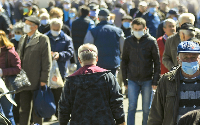 Studiu: Doar 6% dintre români ar putea trăi fără griji în cazul unui al doilea val de Covid-19. 60% se aşteaptă la restricţii