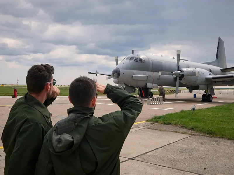 SUA vor să trimită militari și avioane de luptă în România. Baza Kogalniceanu va fi folosita pentru alimentarea avioanelor care bombardeaza Iranul