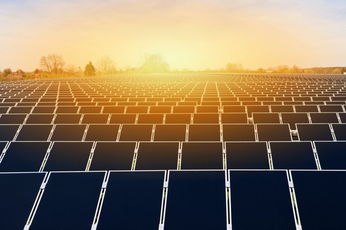 Super puterea mondială care a acaparat soarele. A instalat într-o lună panouri fotovoltaice cât toată Europa într-un an