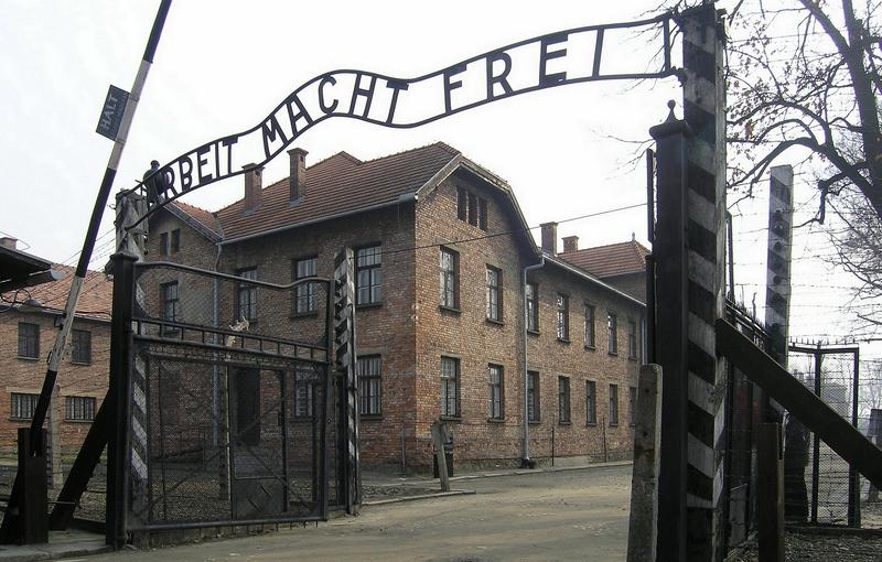 Supravieţuitorii Shoah condamnă comparaţia restricţiilor anti-Covid cu Holocaustul