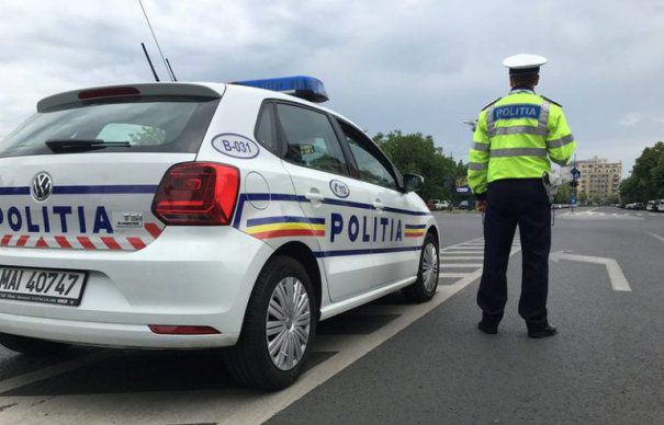 Tânăr găsit mort pe o stradă din Piteşti, martorii spun că ar fi fost aruncat dintr-o maşină