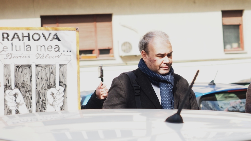 Tablouri din colecția lui Darius Vâlcov, scoase la licitație prin executare silită de ANAF. Cât e prețul de pornire pentru un desen semnat de Picasso
