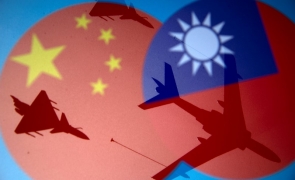 Taiwanul în alertă: China a trimis o flotă neobişnuit de mare de avioane în jurul insulei
