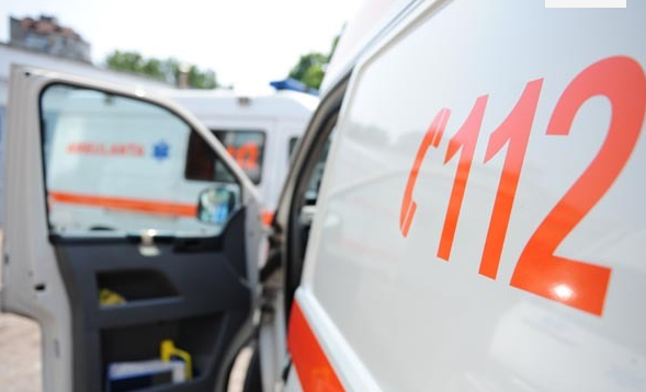 Tânăr internat în comă după ce a fost bătut de patru bărbaţi, în Complexul studenţesc din Timişoara