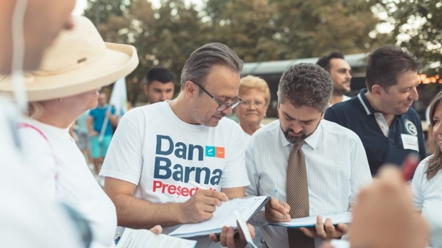 Theodor Paleologu a semnat pentru candidatura lui Dan Barna: Îl lasă consilierii să semneze şi el pentru mine?