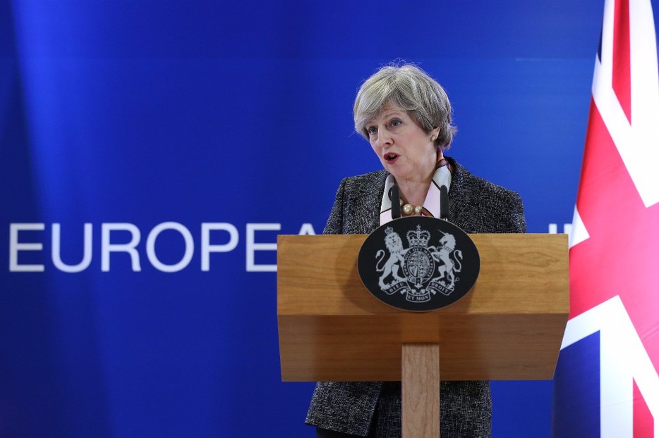 Theresa May îl „sfătuieşte