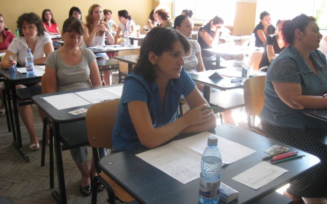 TITULARIZARE 2015. În jur de 27.000 de candidaţi sunt înscrişi la proba scrisă are loc miercuri