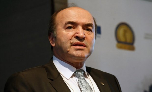 Toader va prezenta