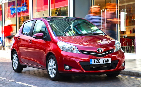 Toyota recheama in service 5.386 masini din Romania deoarece comenzile pentru geamuri pot duce la incendiu