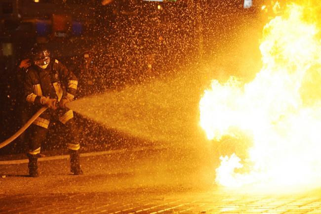 Tragedie de Revelion în Bucuresti. Un bărbat a murit ars de viu într-un incendiu violent