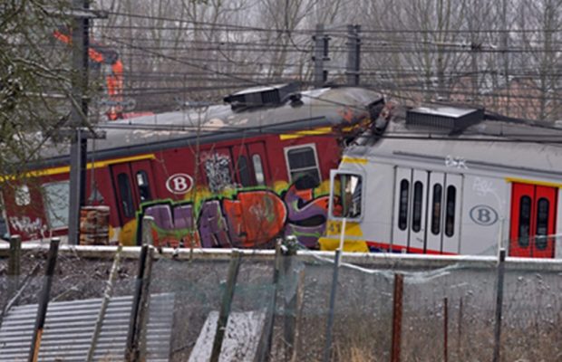 Tragedie în Belgia: 3 morți și 40 de răniți în urma unei coliziuni între două trenuri