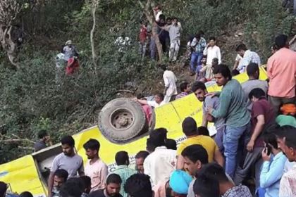 Tragedie în India. Un autobuz şcolar a căzut într-o prăpastie. Cel puţin 27 de copii au murit