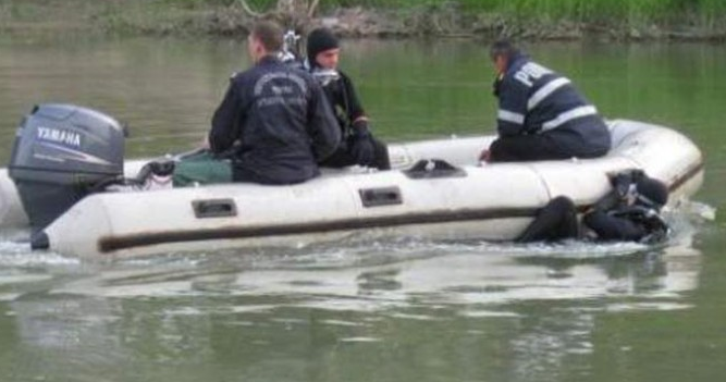 TRAGEDIE! Un adolescent de 17 ani, ieșit la scăldat, a fost găsit înecat în Târnava Mare