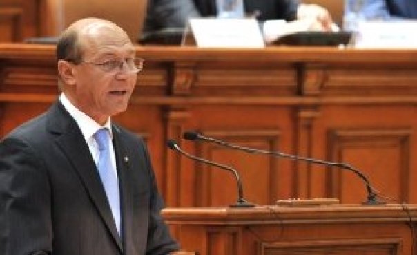 Traian Basescu, in Senat: Academia lui Gabriel Oprea va fi desfiintata!