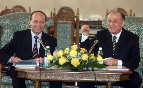 Traian Băsescu o ia pe urmele lui Ion Iliescu: Se vrea președinte onorific la PMP