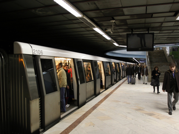 Trei directori Metrorex sunt urmăriți penal. Luau mită excursii în Spania