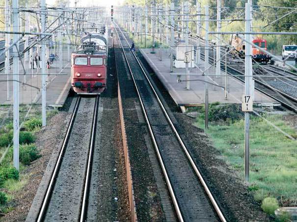 Trenurile de călători circulă fără întreruperi, unele ajung cu întârzieri de 350 de minute la destinaţie