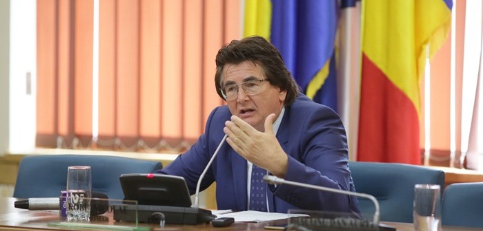 Trimis in judecata de DNA in dosarul caselor nationalizate, primarul Timisoarei Nicolae Robu spune ca s-a saturat de calomnii si face un sondaj pe Facebook