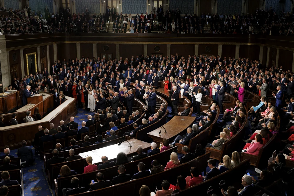 Trump are probleme: democrații s-au desprins de republicani în sondaje înaintea alegerilor intermediare pentru Congres
