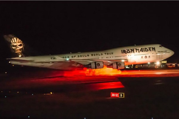 Trupa Iron Maiden, implicată într-un accident aviatic