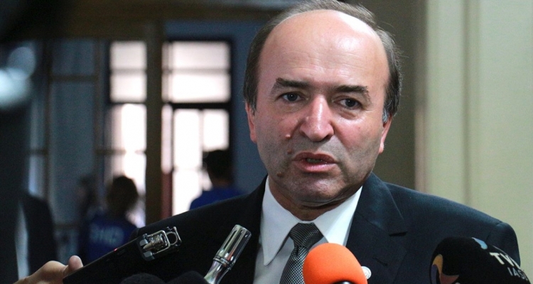 Tudorel Toader: Legea de modificare a codurilor penale a fost trimisă Guvernului şi Parlamentului