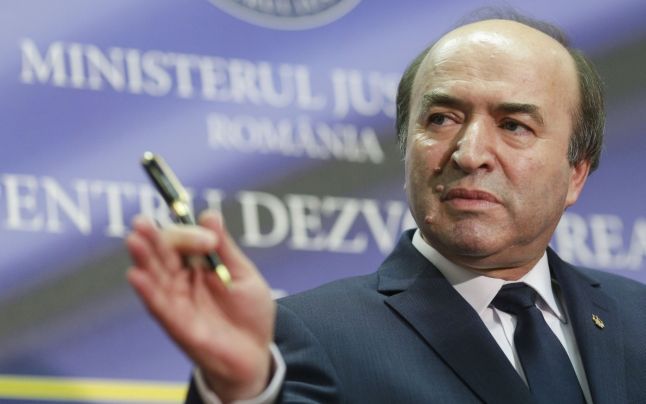 Tudorel Toader: „S-a agreat ca amnistia şi graţierea să fie ultima soluţie