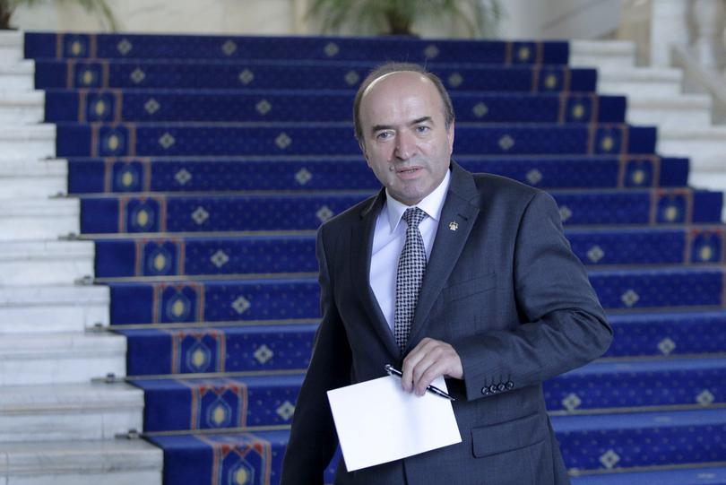 Tudorel Toader trimite la Cotroceni cererea de revocare a procurorului general şi de numire a Adinei Florea la DNA