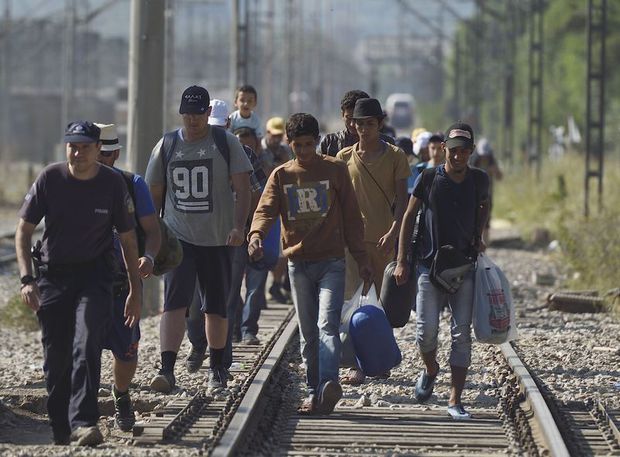 Turcia amenință cu trimiterea lunară a 15.000 de migranți în Europa
