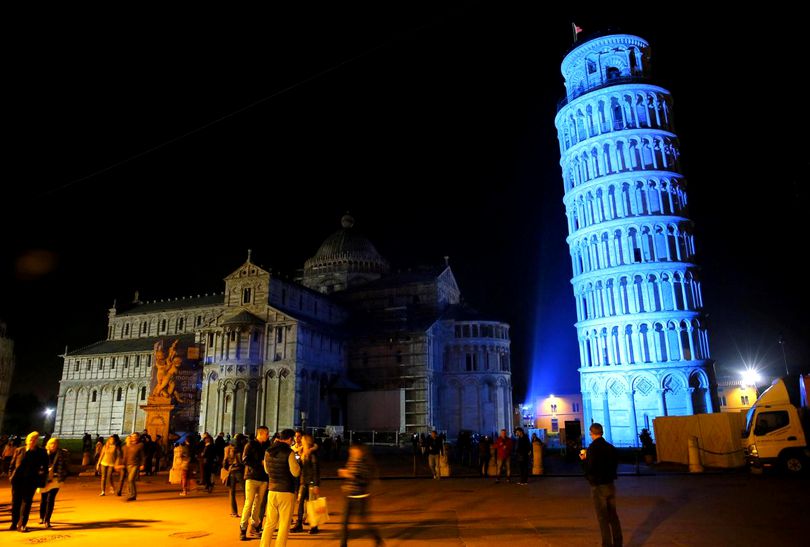 Turnul din Pisa nu mai e la fel de înclinat