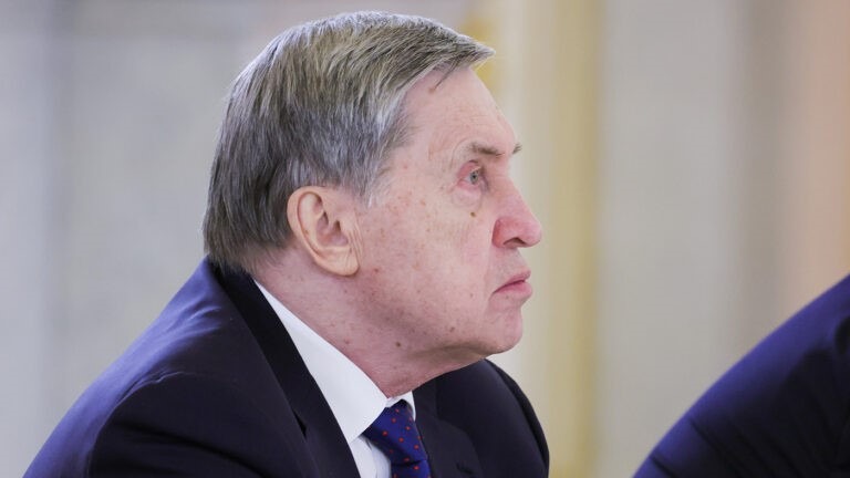 Ușakov a răspuns într-un limbaj licențios la planul consilierilor lui Macron privind Ucraina: Fuck yourself!

