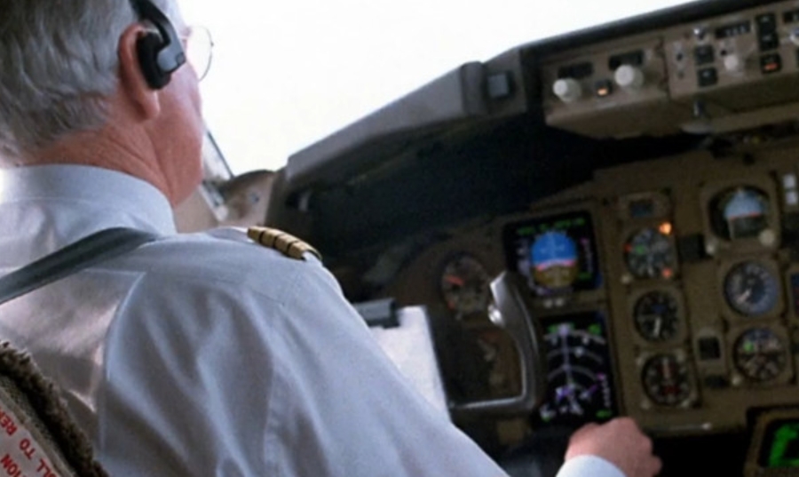 Un avion cu 200 de pasageri a zburat 10 minute nesupravegheat. Pilotul era la baie şi copilotul leşinase în cabină