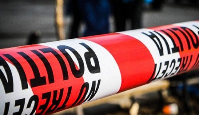 Un bărbat a fost găsit mort în curtea casei sale. Exista si suspiciunea de crima