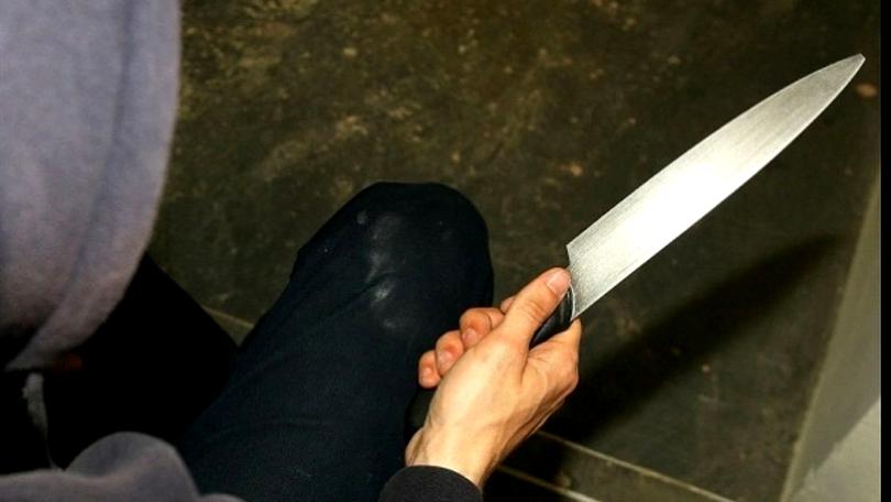 Un bărbat a fost înjunghiat într-un magazin din Arad, după ce s-a certat cu un alt client