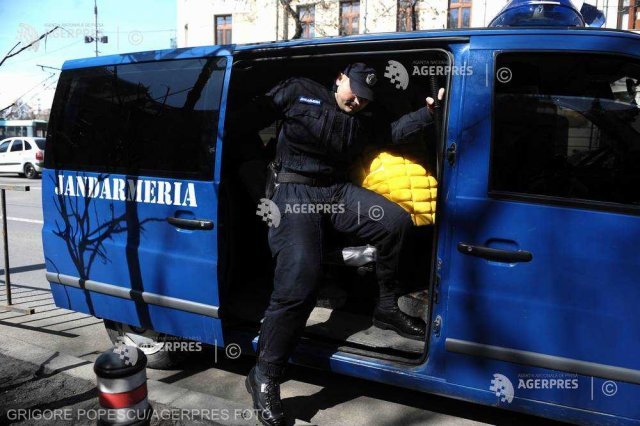 Un bărbat din Sibiu şi-a ucis prietenul apoi l-a tranşat şi a aruncat bucăţile într-un râu