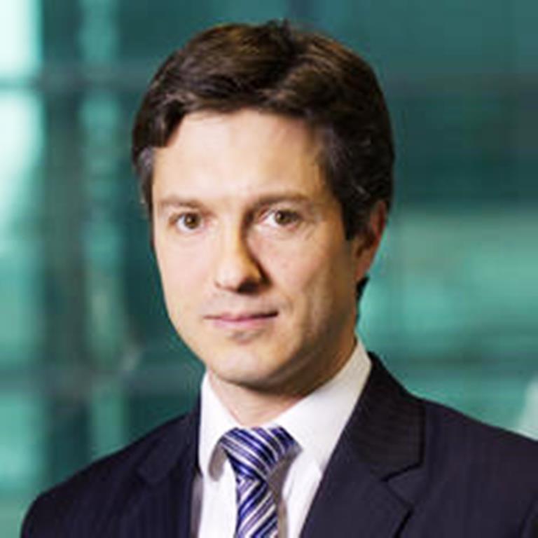 Un bancher de la JP Morgan, numit de premierul Ciolos sef la Departamentul pentru Investitii Straine, fostul