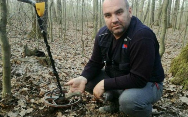 Un barbat din Baicoi a dat peste o comoara in timp ce se plimba prin padure!