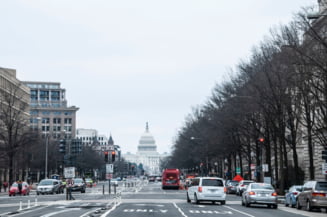 Un barbat inarmat, cu acreditare falsa, a fost arestat in Washington. El urma sa participe la ceremonia de inaugurare a presedintelui Biden