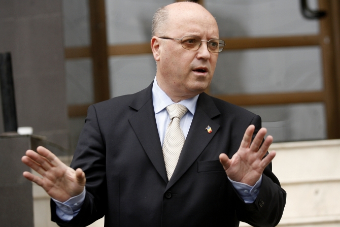 Un colaborator de nădejde al Securităţii, purtătorul de cuvânt al lui Tăriceanu