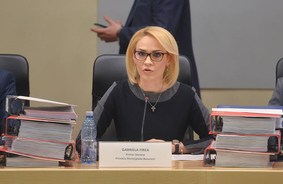 Un consilier îi cere lui Firea să publice CV-urile celor propuşi la şefia firmelor care preiau RADET