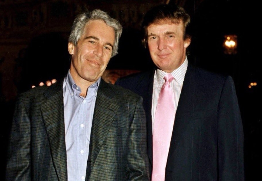 Un fost spion MI6 pentru Rusia, ipoteză în cazul Epstein: Recrutat în trecut de serviciile rusești și controlat de Kremlin, ar fi avut un „kompromat" despre Trump