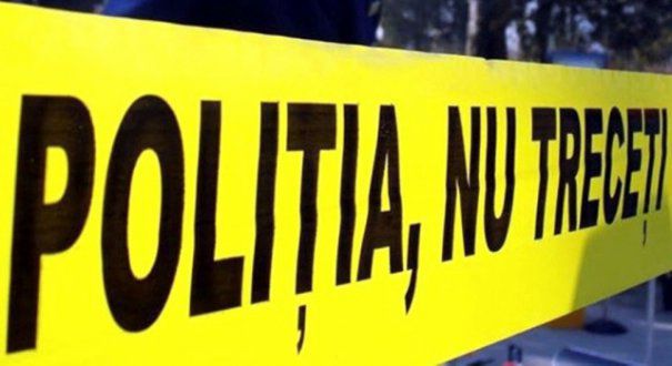 Un microbuz cu 13 pasageri s-a rasturnat pe un drum european