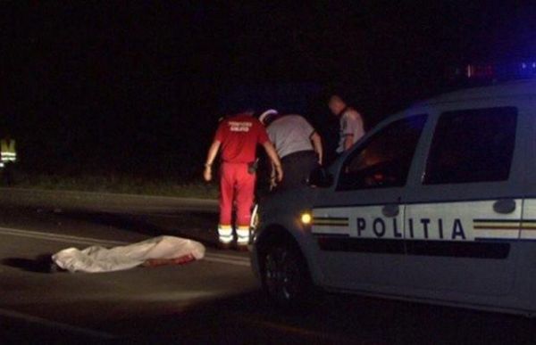 Un şofer este căutat de poliţişti după ce a ucis un bătrân de 80 de ani