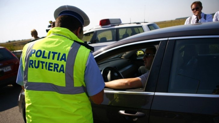 Un oras din România a rămas fără poliţişti rutieri, după ce sapte agenţi au fost arestaţi preventiv