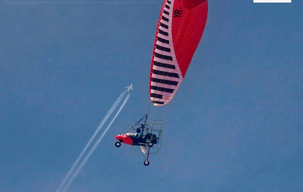 Un paramotor cu două persoane s-a prăbuşit la Comana. Unul dintre pasageri a murit