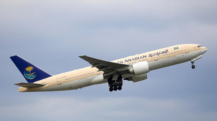 Un pilot a murit la bordul unui avion cu 220 de pasageri, facand infarct in timpul zborului