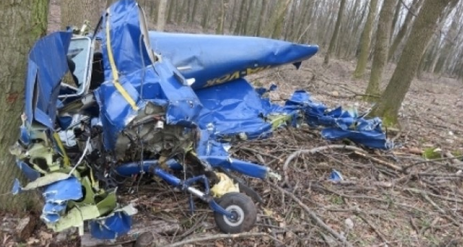 Un pilot român a murit după ce s-a prăbuşit cu avionul în Ungaria. VIDEO