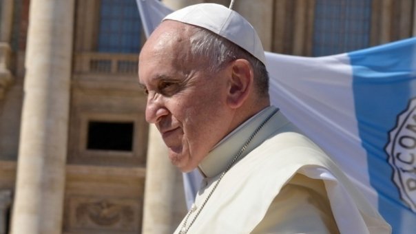 Un preot ortodox i-a spus unui copil roman ca prietenul sau nu va ajunge in Rai. Ce i-a raspuns Papa Francisc